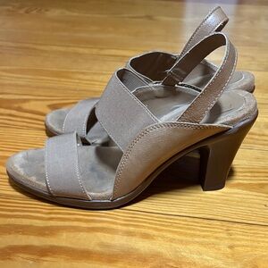Aerosoles Heelrest Size 7 1/2 Tan Women's Heeled Sandals‎